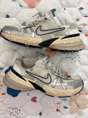 Nike V2k run sportswear shoes
